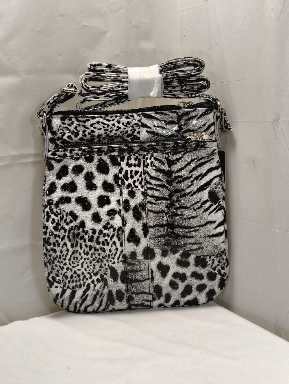 Candie's Crossbody